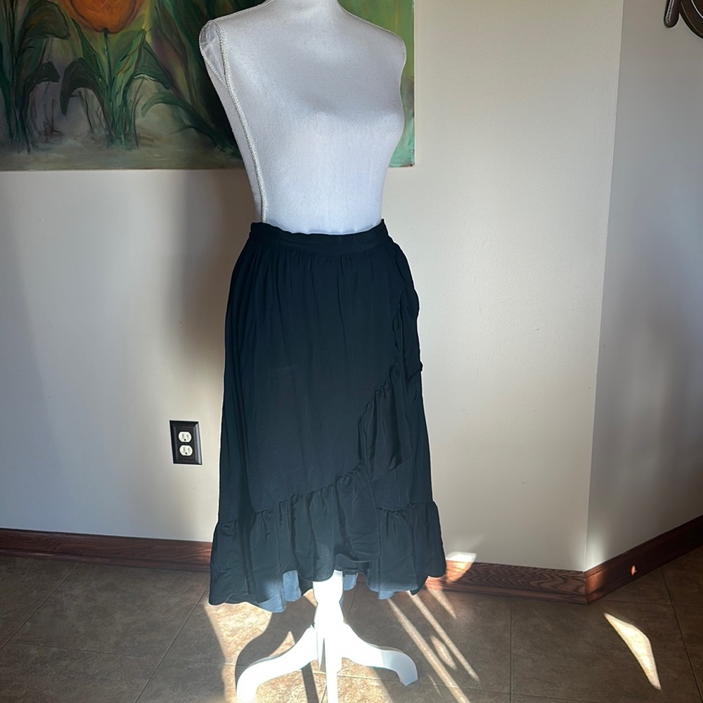 🎉Host Pick🎉 Who What Wear Ruffled Asymmetric Skirt